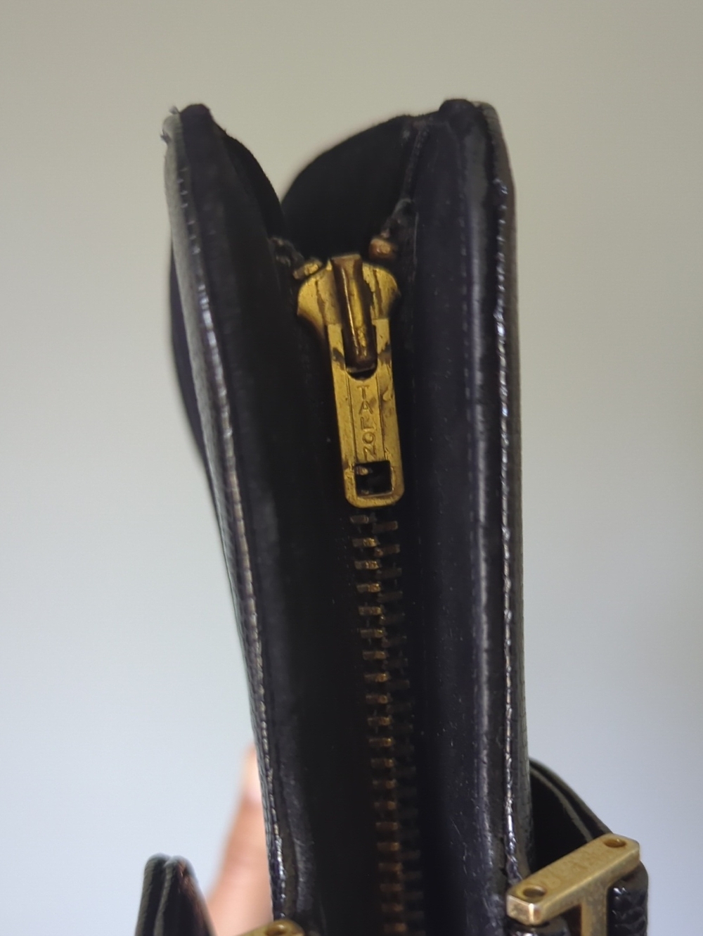 Saks Fifth Ave Vintage Black Handbag Gold Trim - Picture 11 of 11